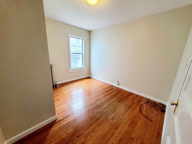 Building Photo - 48 Everard St