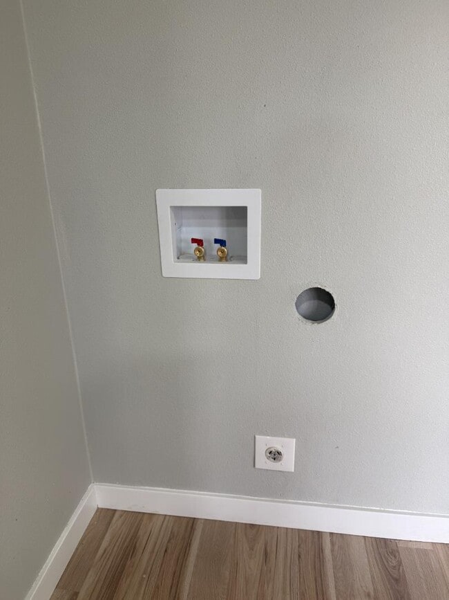 Building Photo - 3106 High St