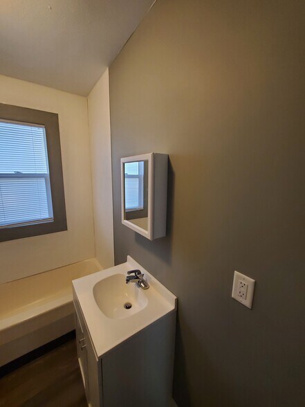 Building Photo - 2642 Riordan St