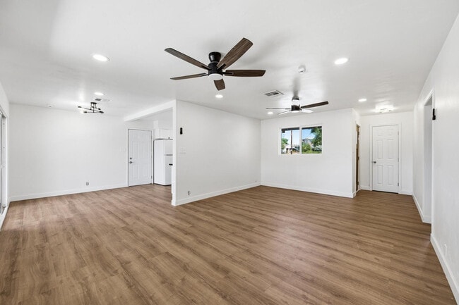 Building Photo - 2558 N 40th St