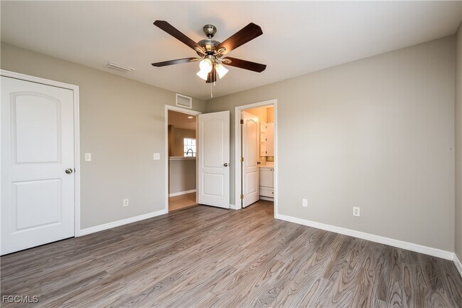 Building Photo - 1629 NW 5th Pl