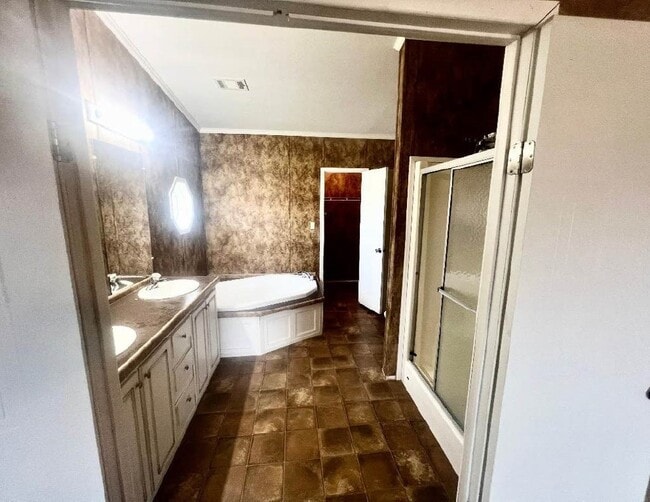 Building Photo - 8730 FM 646 Rd