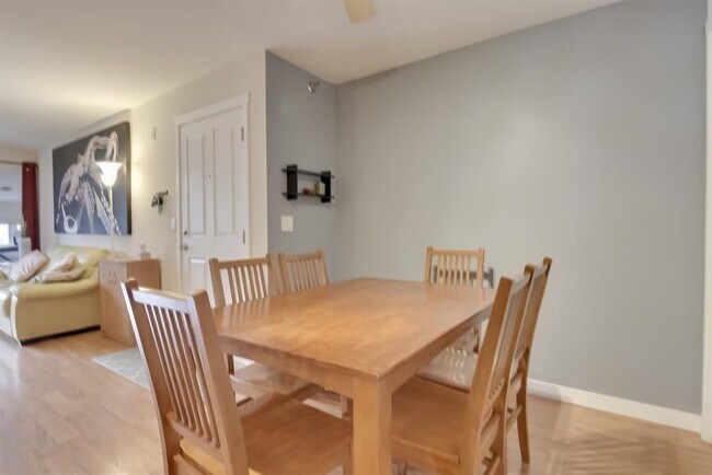 Building Photo - 5303 Brody Dr
