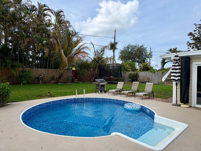 Building Photo - *ROCKY POINT GEM* 3/2/1 Pool Home with Lawn and Pool Care Included!