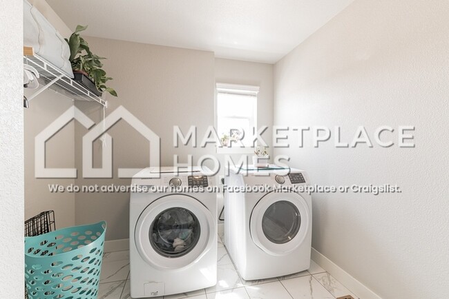 Building Photo - 8122 River Run Dr