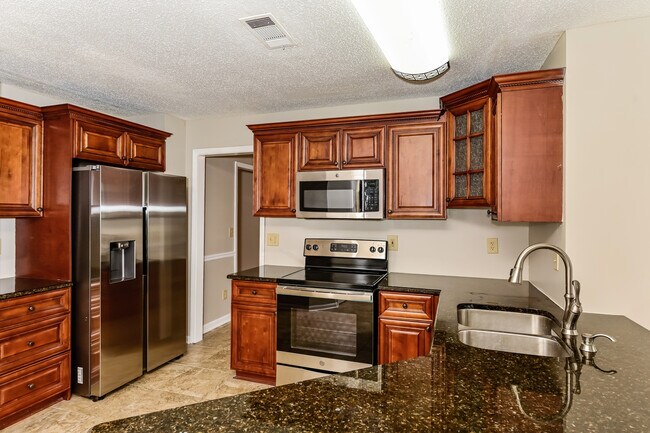 Building Photo - 3307 Poplar Ridge Dr