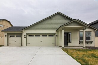 Building Photo - West Pasco 3 bed/2 bath Home