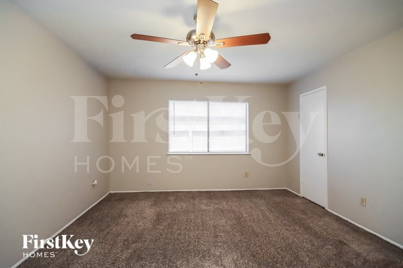Building Photo - 14658 Meyersville Dr