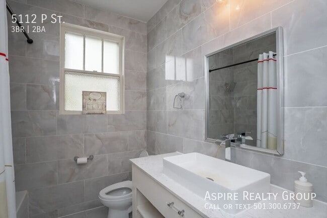 Building Photo - 5112 P St