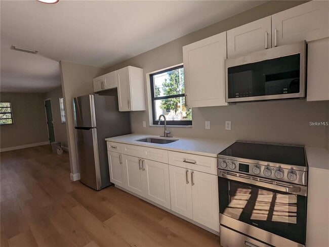 Building Photo - 1922 Springtime Ave