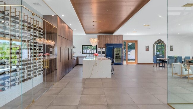 Building Photo - 5812 N 44th Pl