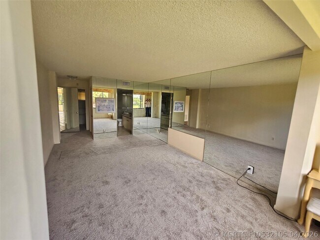 Building Photo - 4770 Fountains Dr S