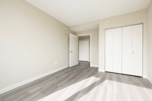 Building Photo - 1524 Sheepshead Bay Rd