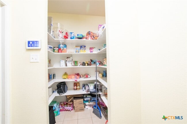 Building Photo - 5000 Willamette Ln