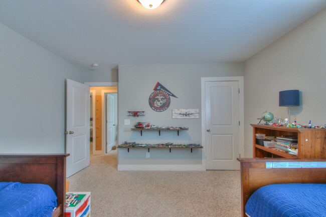 Building Photo - 1113 Camden Cir
