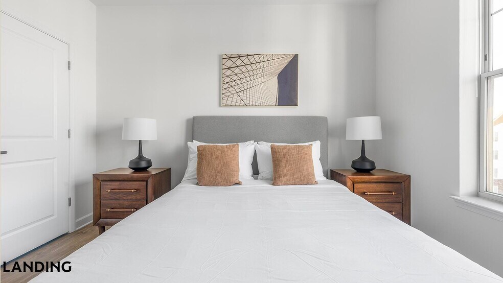 Building Photo - 909 Mansion Dr