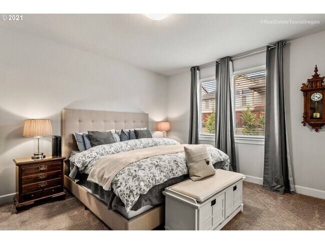Building Photo - Stunning 3BD Home in Ridgefield!  Gourmet Kitchen & High End Finishes!