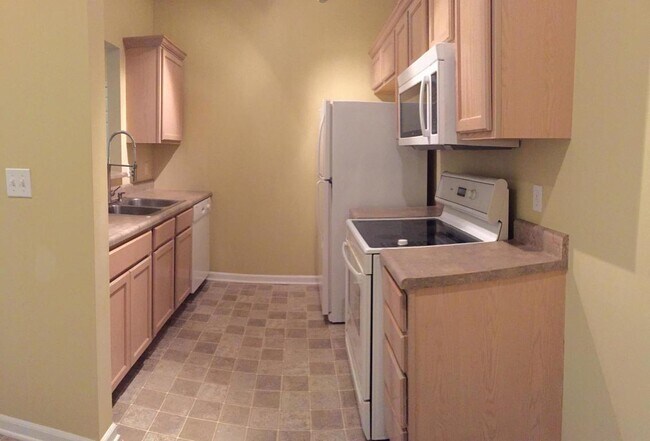 Building Photo - 1100 Kennesaw Ridge Rd