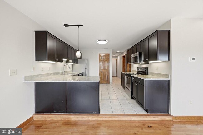 Building Photo - 443 Millwood Ave