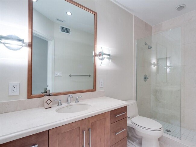 Building Photo - 615 Coral Way