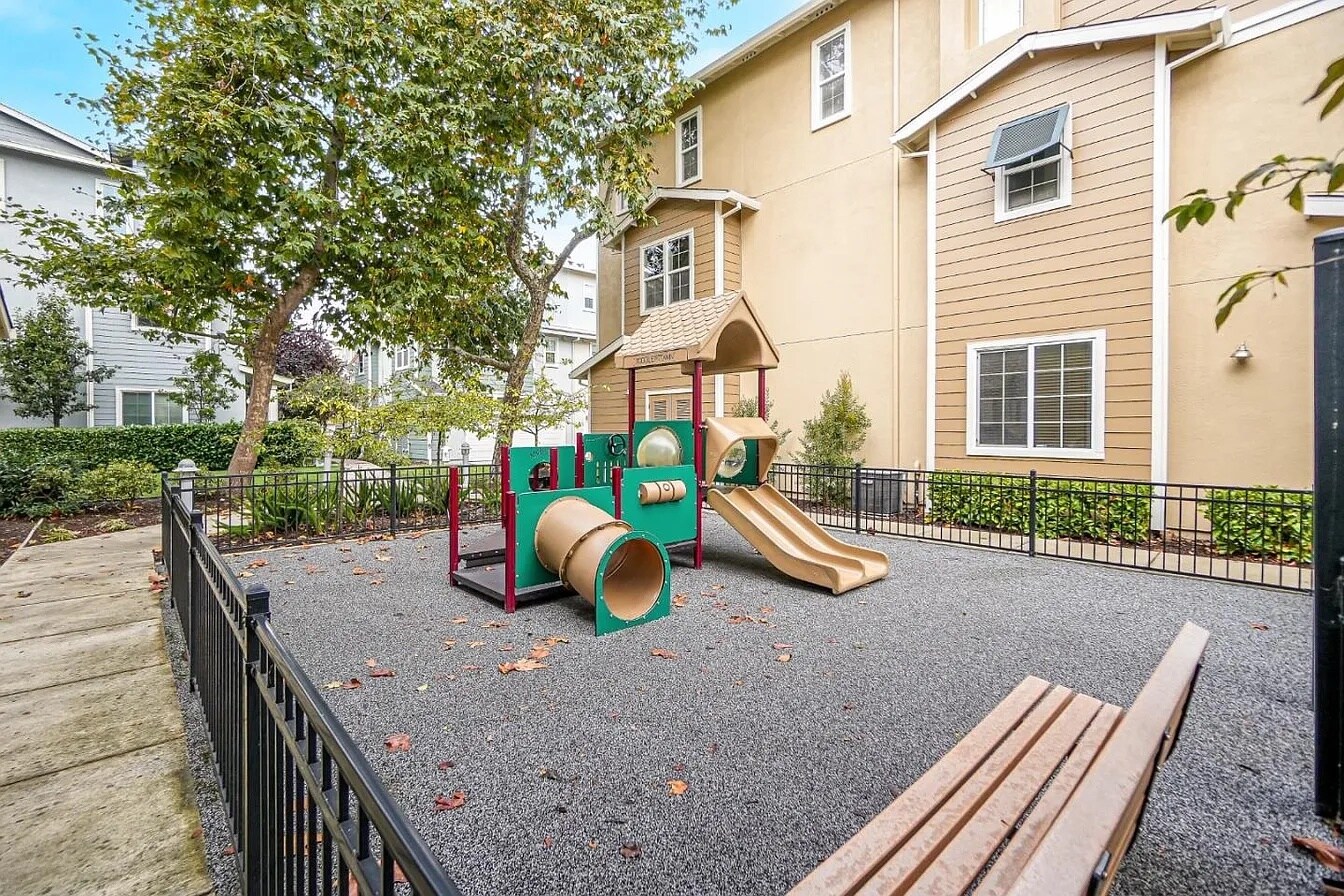 Building Photo - 2502 Jetty Dr