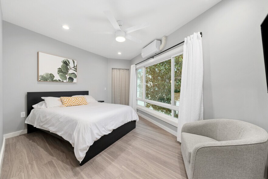 Building Photo - 3228 Broadway