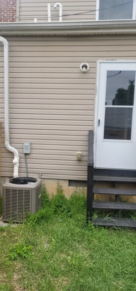 Building Photo - 414 S Franklin St