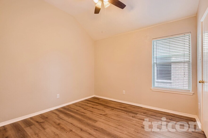 Building Photo - 110 Forest Park Ln