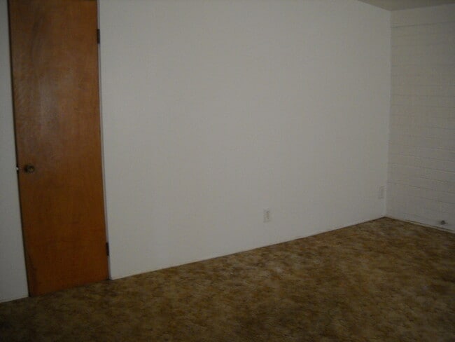 Building Photo - Cute House in Town