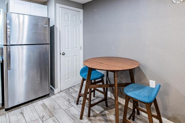 Building Photo - 704 Pacific Ave SW