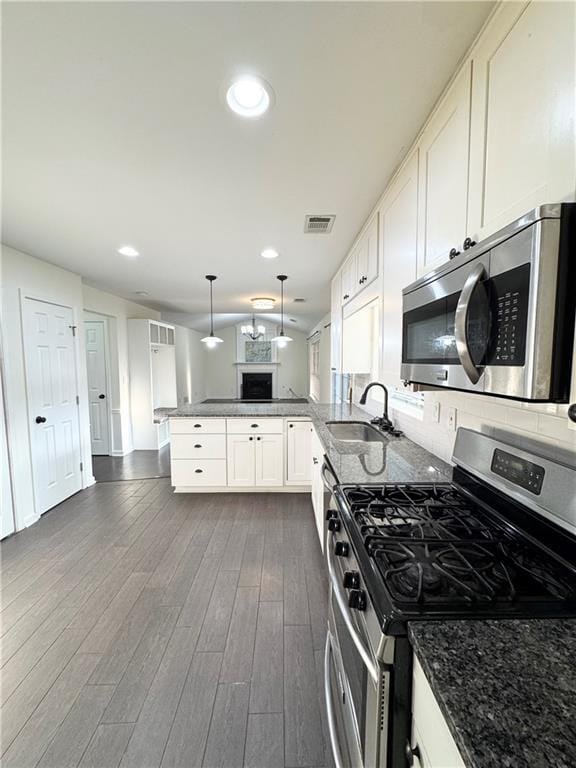 Building Photo - 11865 Carriage Park Ln