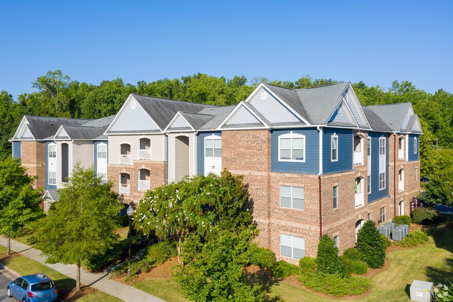 Building Photo - MAA Cornelius