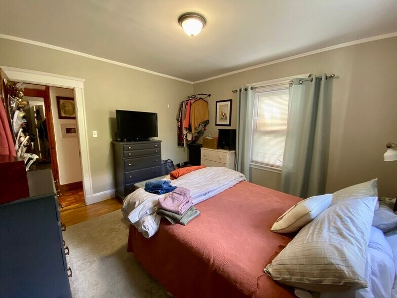 Building Photo - 12 Saint Peter St