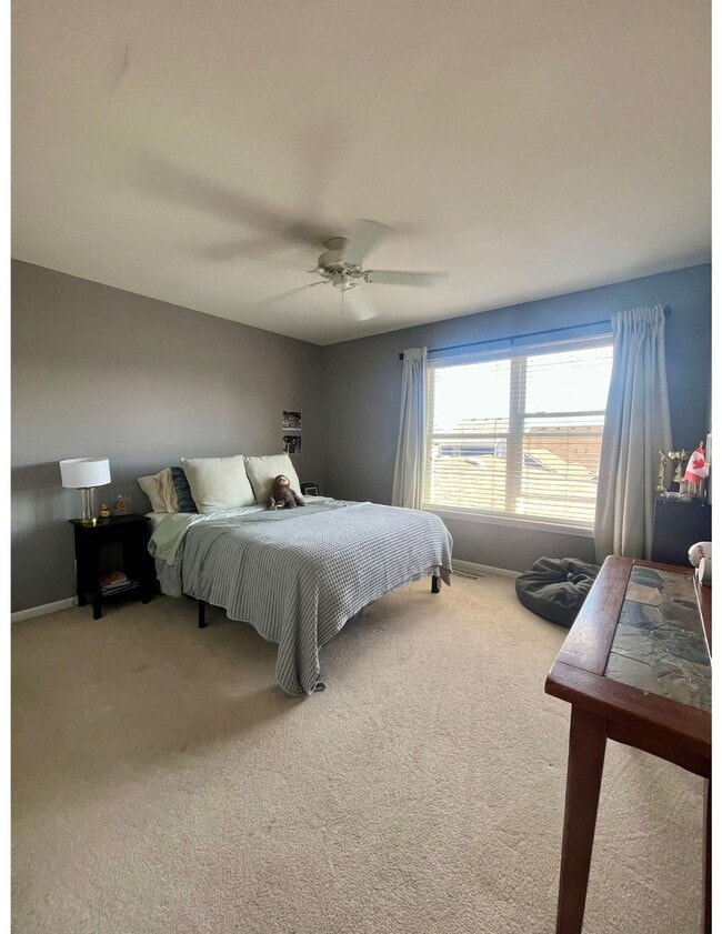 Building Photo - 0N425 Ford Dr