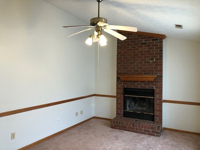 Building Photo - 512 Cougar Pl
