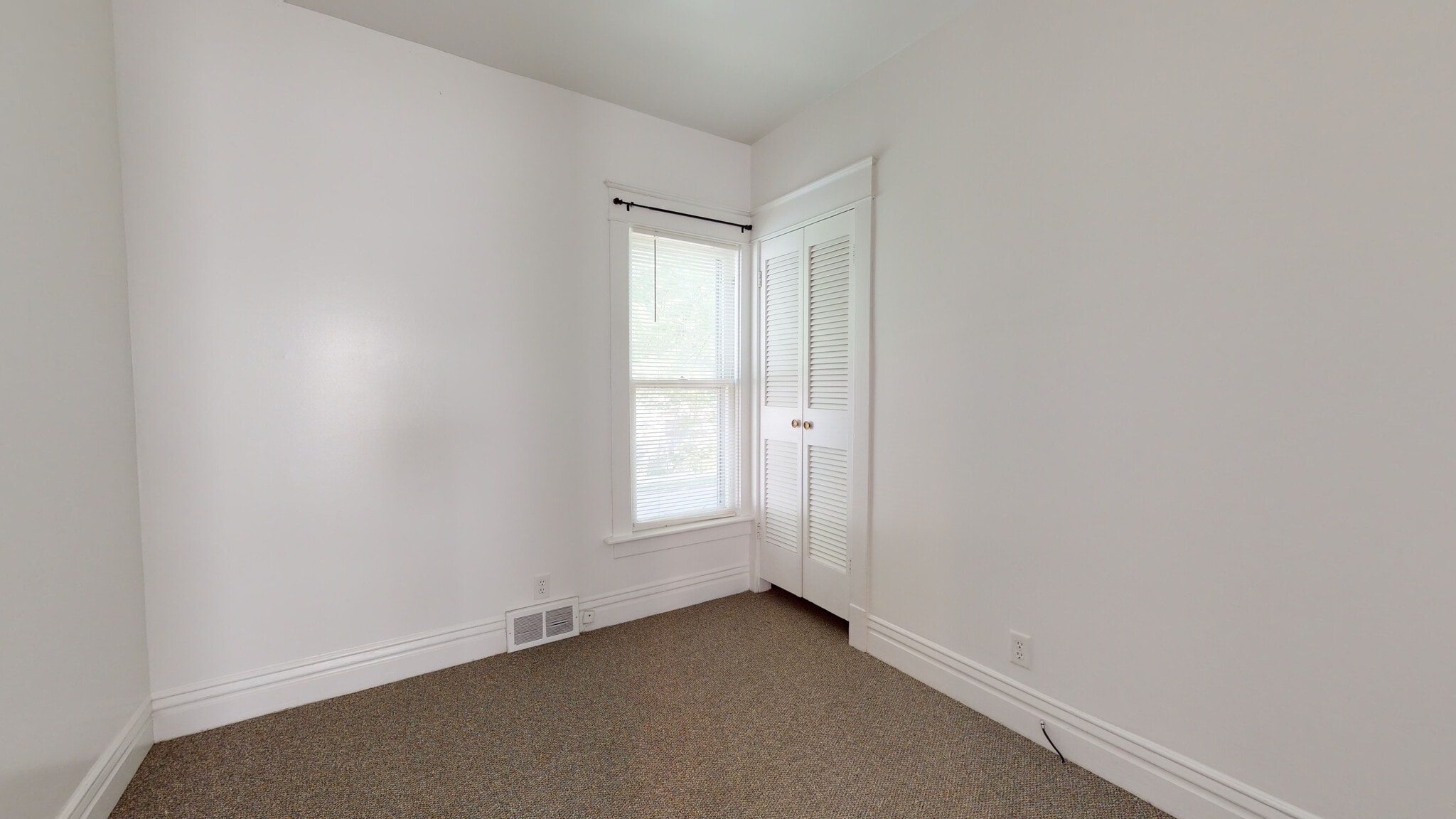 Bedroom - 2505 Poplar St