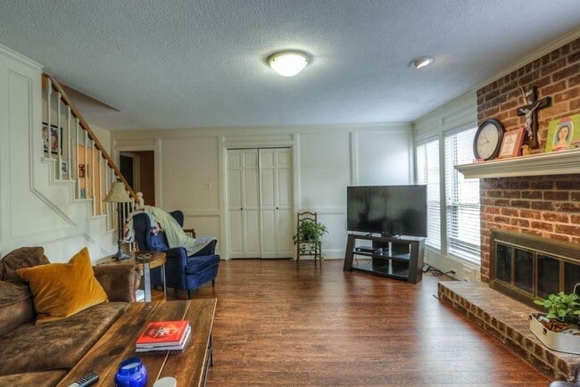 Building Photo - 12439 Piping Rock Dr