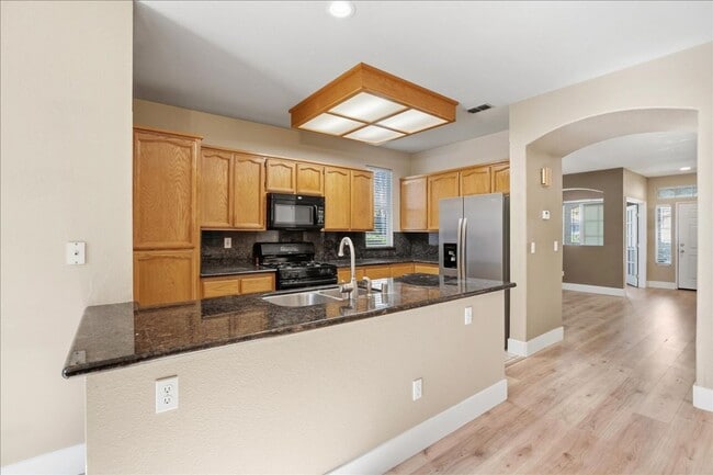 Building Photo - 3424 Babson Dr