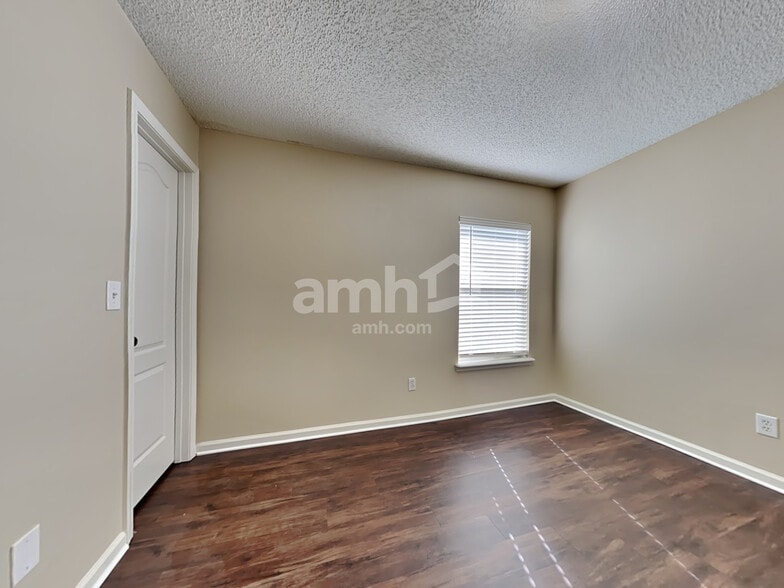 Building Photo - 1532 Backwater Drive
