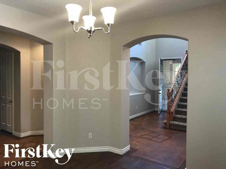 Building Photo - 28 Delighted Ave