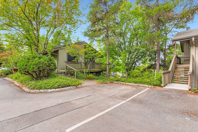 Building Photo - Nicely updated 1 bed 1 bath condo for rent...