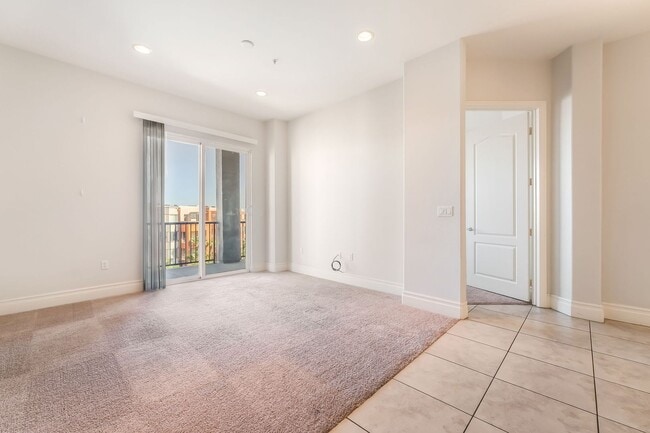 Building Photo - Modern Condo Living with Luxury Finishes in a Gated Community!