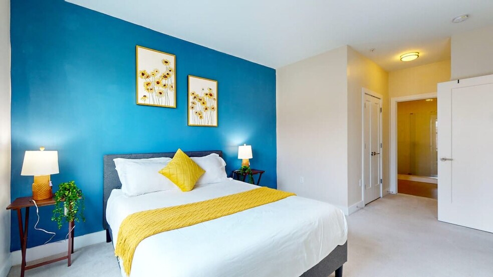 Building Photo - 545 Bedford St