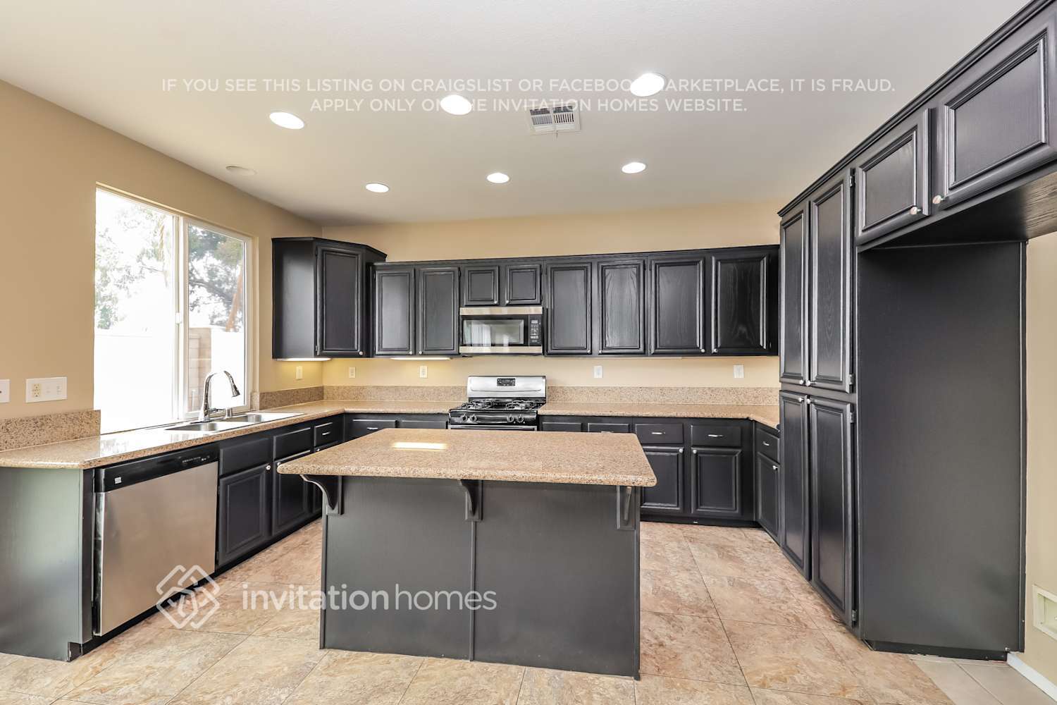 Building Photo - 27515 Nellie Ct