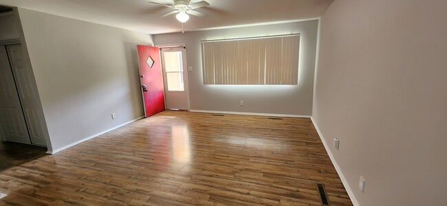 Building Photo - Great 3 bedroom 2 bath rancher at an amazi...