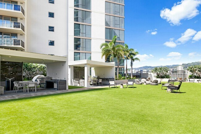 Building Photo - 1388 Kapi‘olani Blvd