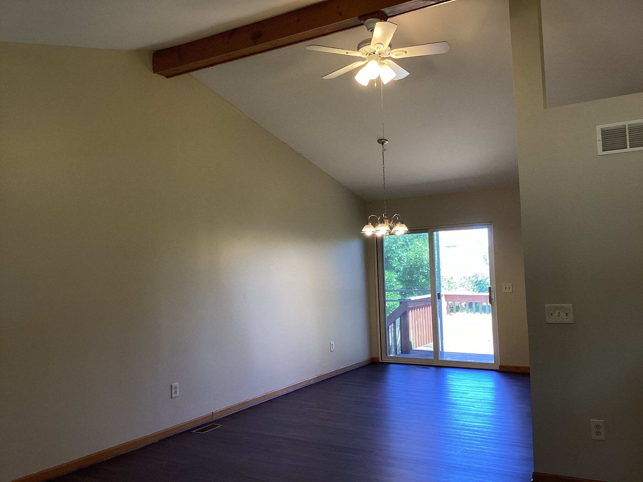 Building Photo - 204 Inverness Trl