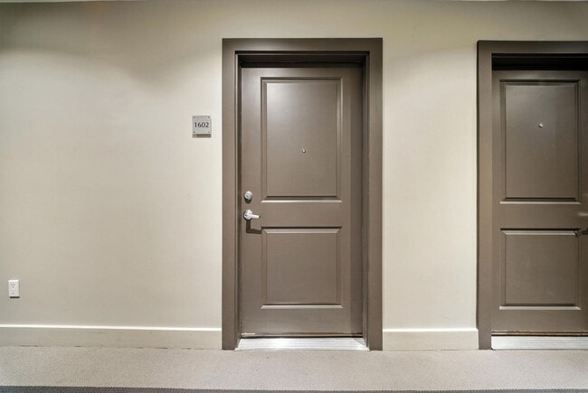 Building Photo - 899 Pine St