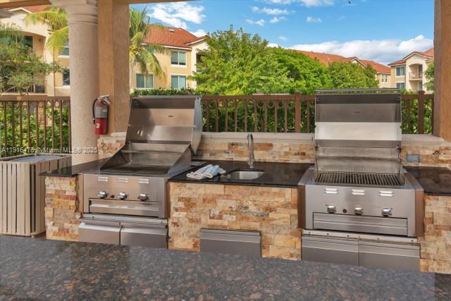 Building Photo - 313 Villa Cir