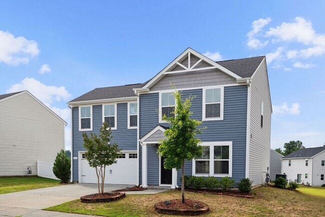 Building Photo - ?Beautifully F?resh Painted Carpetless 4-B...
